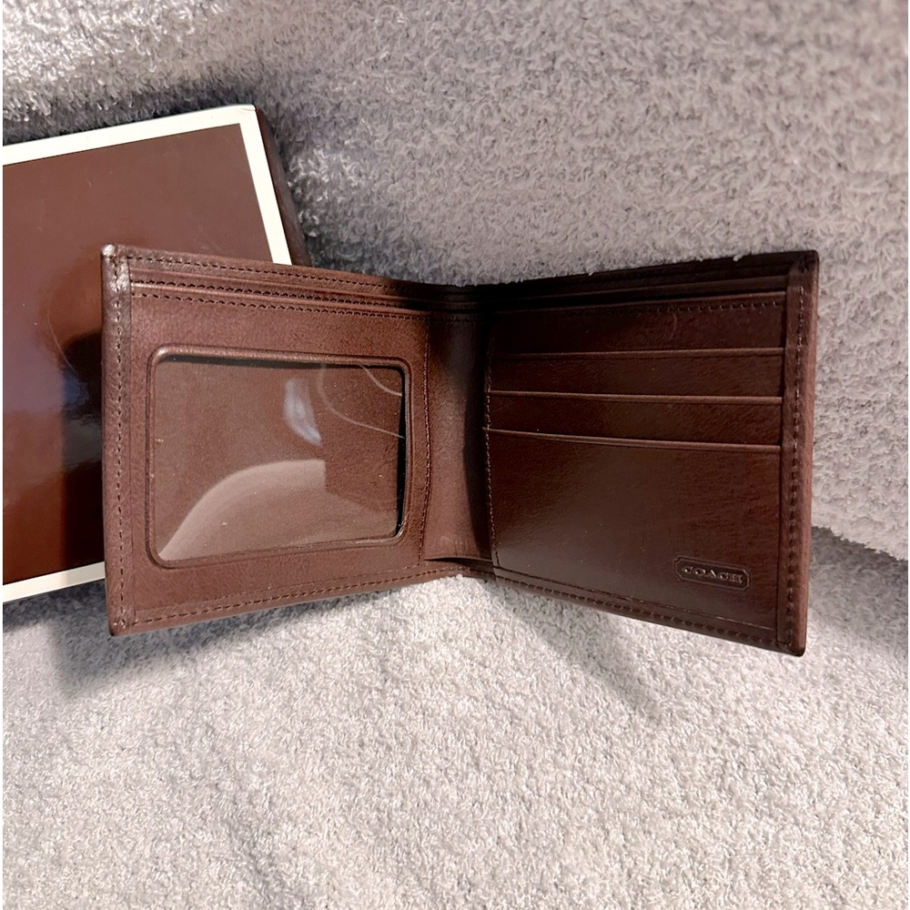 New Men’s Coach wallet with Box